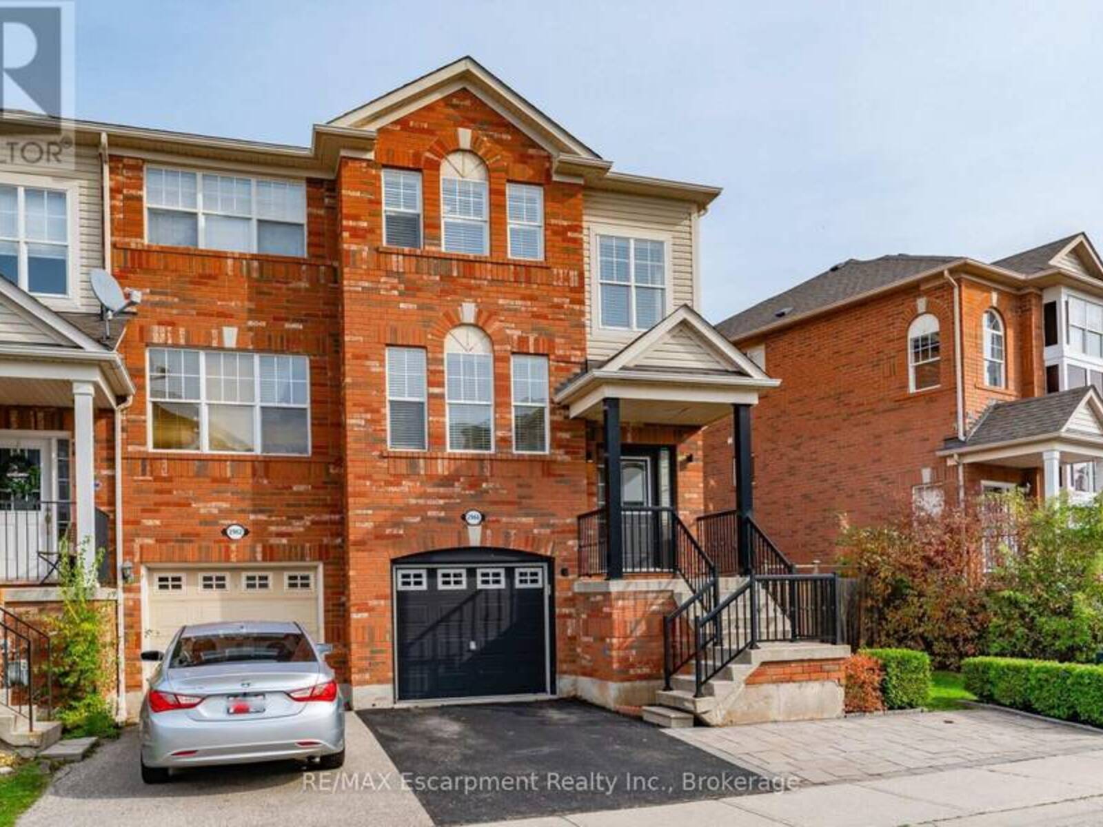 2966 GARNETHILL WAY, Oakville, Ontario L6M 5E9