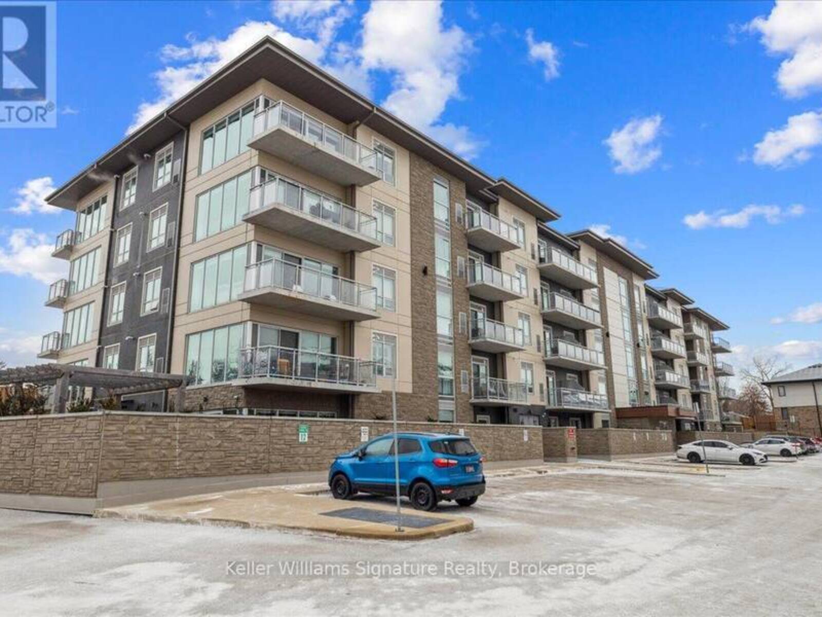 211 - 16 MARKLE CRESCENT, Ancaster, Ontario L9G 0H4