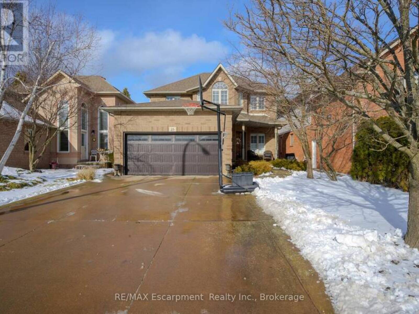 28 STEEPLECHASE DRIVE, Hamilton, Ontario L9K 1L1