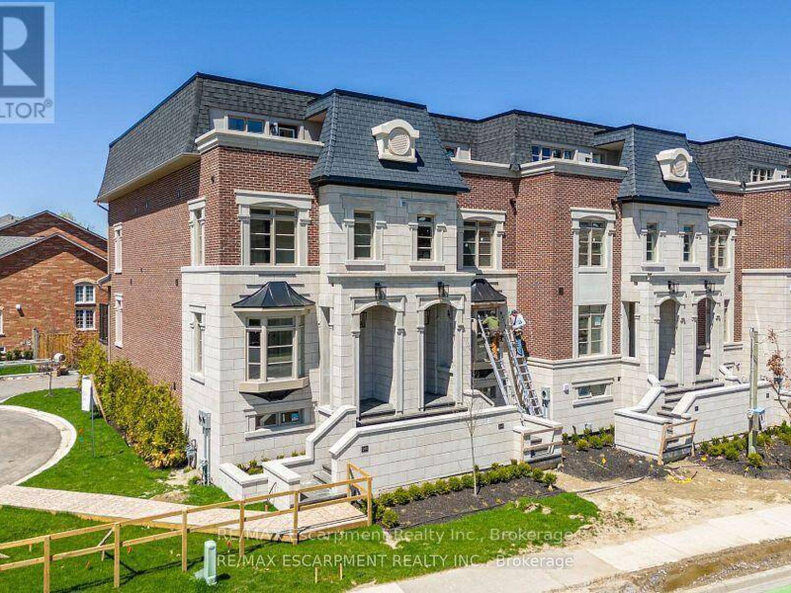 249 REBECCA STREET, Oakville, Ontario L6K 2W4