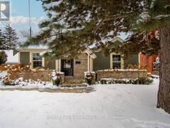 12 WASHINGTON AVENUE Oakville Ontario, L6K 1W6