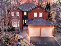 2116 MUNN'S AVENUE Oakville Ontario, L6H 4K4