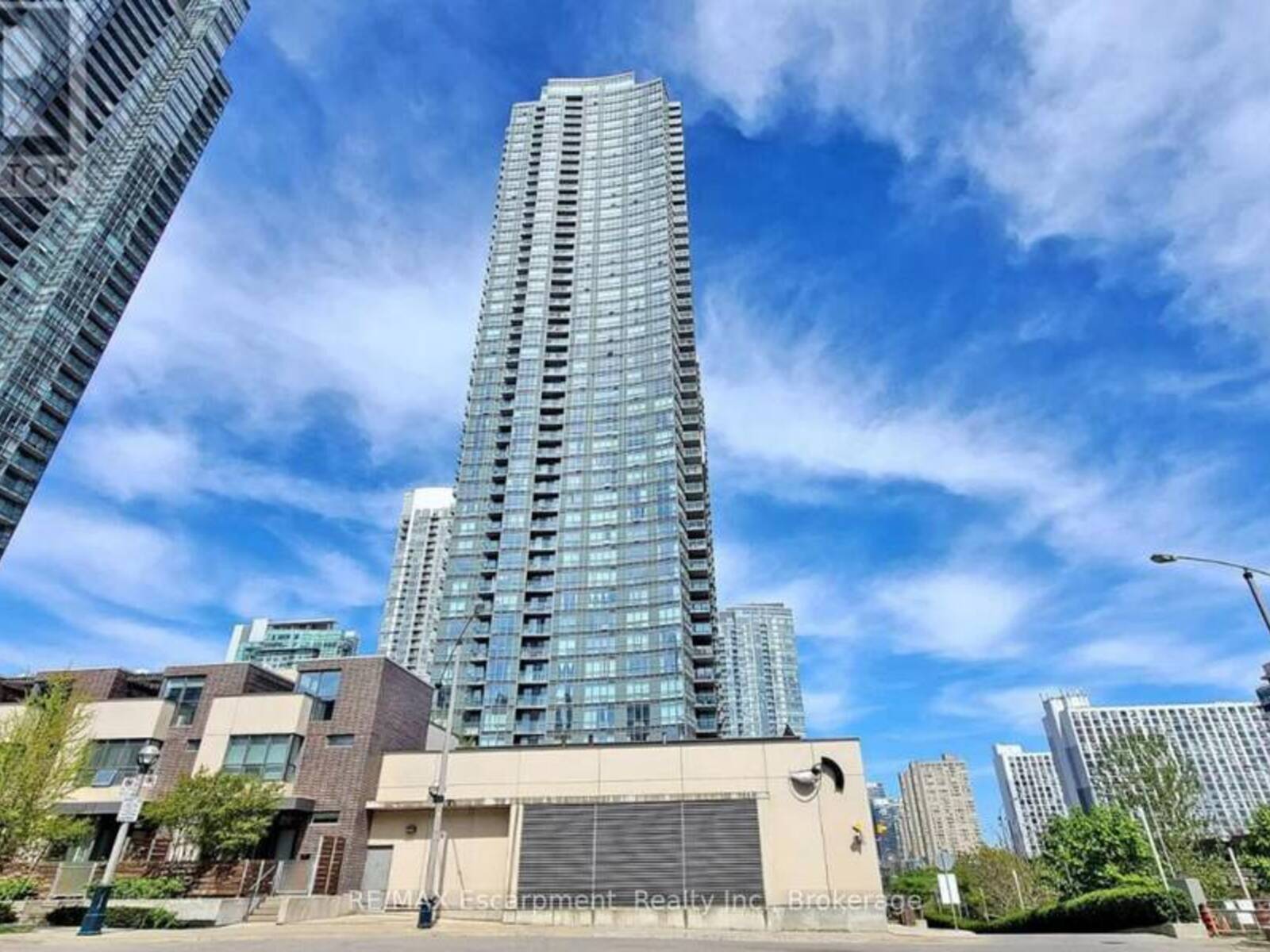 3201 - 11 BRUNEL COURT, Toronto, Ontario M5V 3Y3