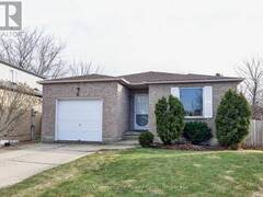 18 JENA COURT W Hamilton Ontario, L9A 5J5