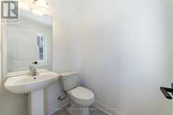 36 - 260 MELODY COMMON | Oakville Ontario | Slide Image Four