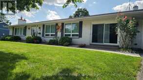 15414 NIAGARA RIVER PARKWAY | Niagara-on-the-Lake Ontario | Slide Image Three