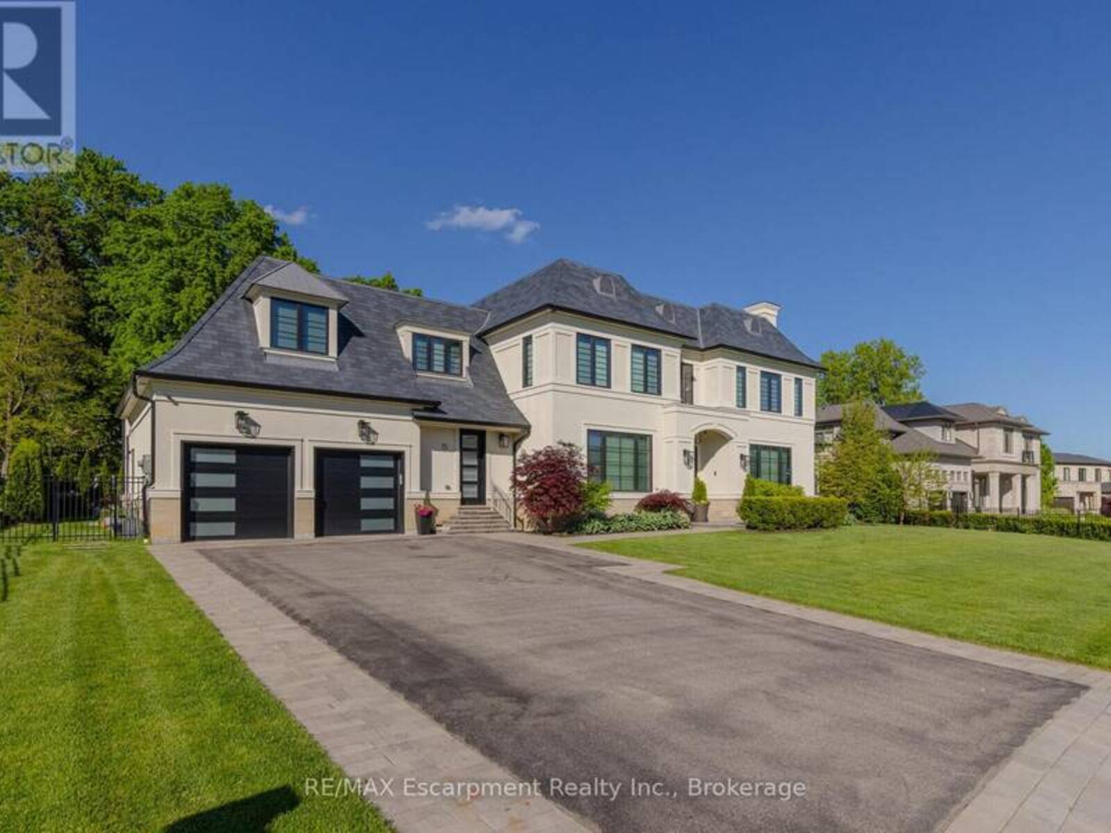 15 LAMBERT COMMON, Oakville, Ontario L6K 0H6