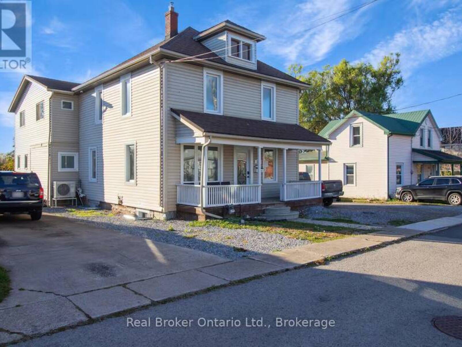 34 CHURCH STREET, Port Colborne, Ontario L3K 2M4