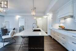 802 - 2060 LAKESHORE ROAD | Burlington Ontario | Slide Image Seven