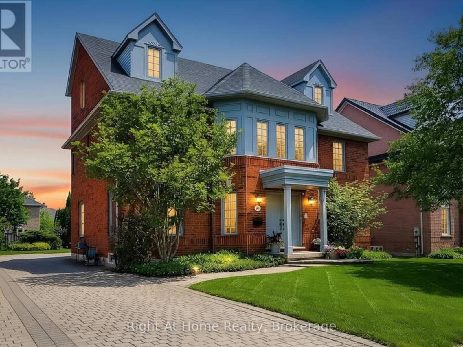 85 MEADOWLANDS BOULEVARD, Hamilton, Ontario L9K 1H8