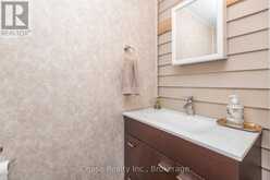 38 TEMAGAMI TRAIL | Wasaga Beach Ontario | Slide Image Sixteen