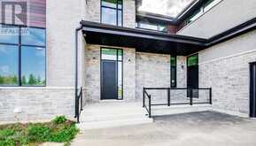 6 SUGARBUSH COURT | Halton Hills Ontario | Slide Image Two
