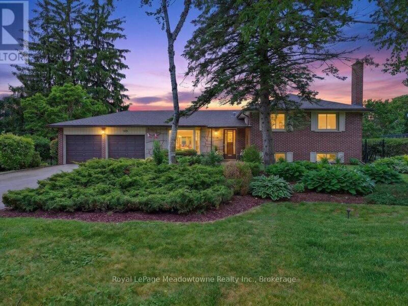 119 ELIZABETH DRIVE, Halton Hills, Ontario L7J 1B6