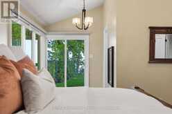 3346 LAKESHORE ROAD W | Oakville Ontario | Slide Image Sixteen
