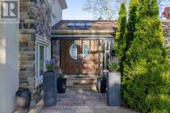 3346 LAKESHORE ROAD W | Oakville Ontario | Slide Image Four