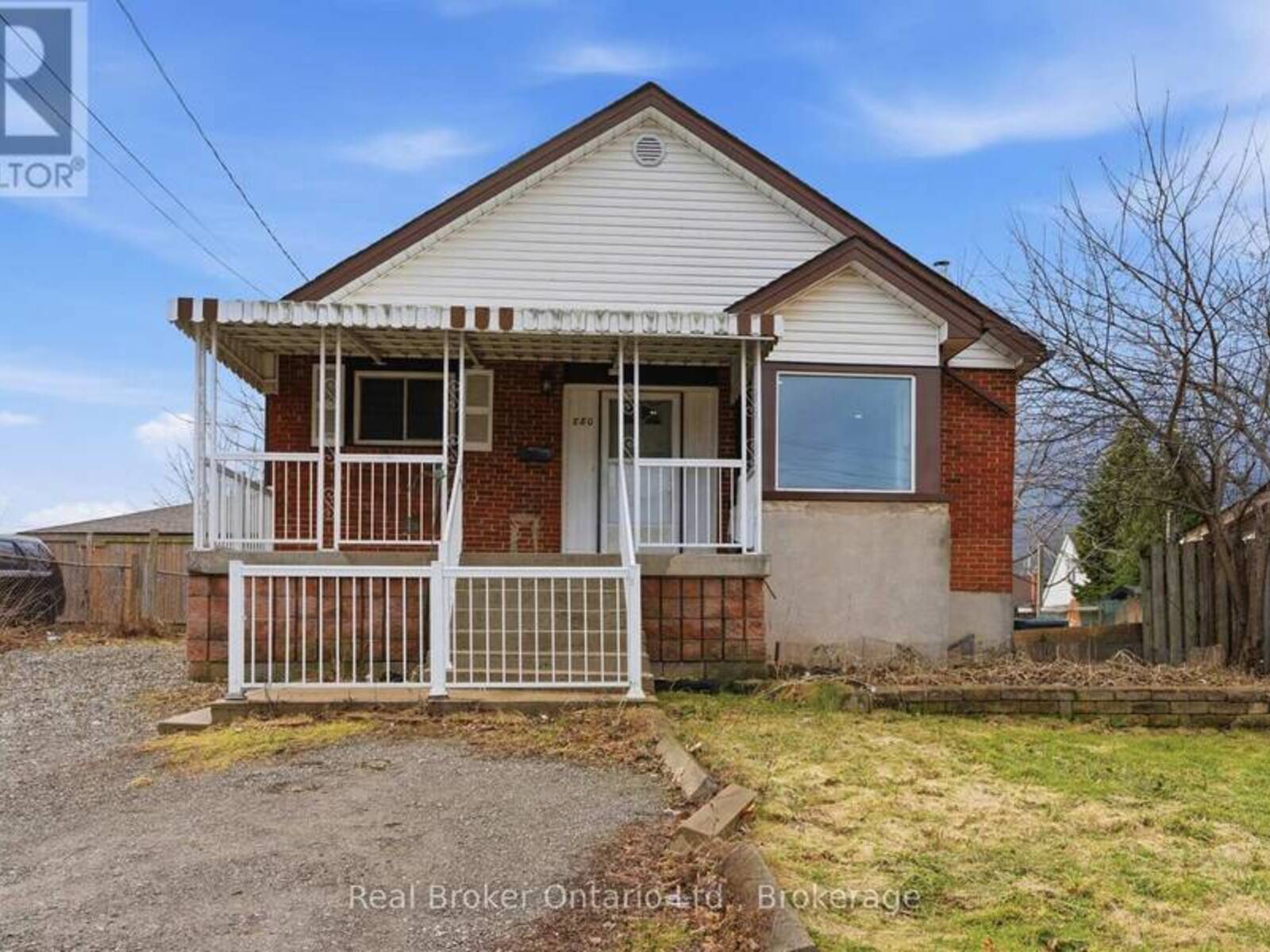 880 LAWRENCE ROAD, Hamilton, Ontario L8K 2A3