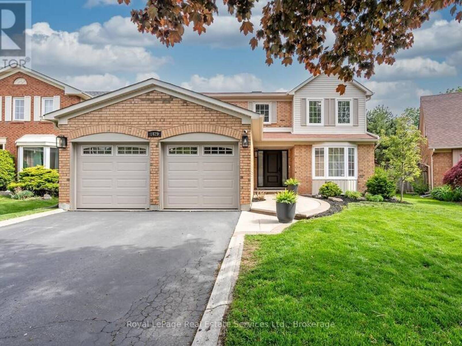 1429 THISTLEDOWN ROAD, Oakville, Ontario L6M 1Y4