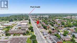 881 LAKESHORE ROAD E | Mississauga Ontario | Slide Image Three