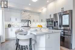 3395 POST ROAD | Oakville Ontario | Slide Image Thirteen