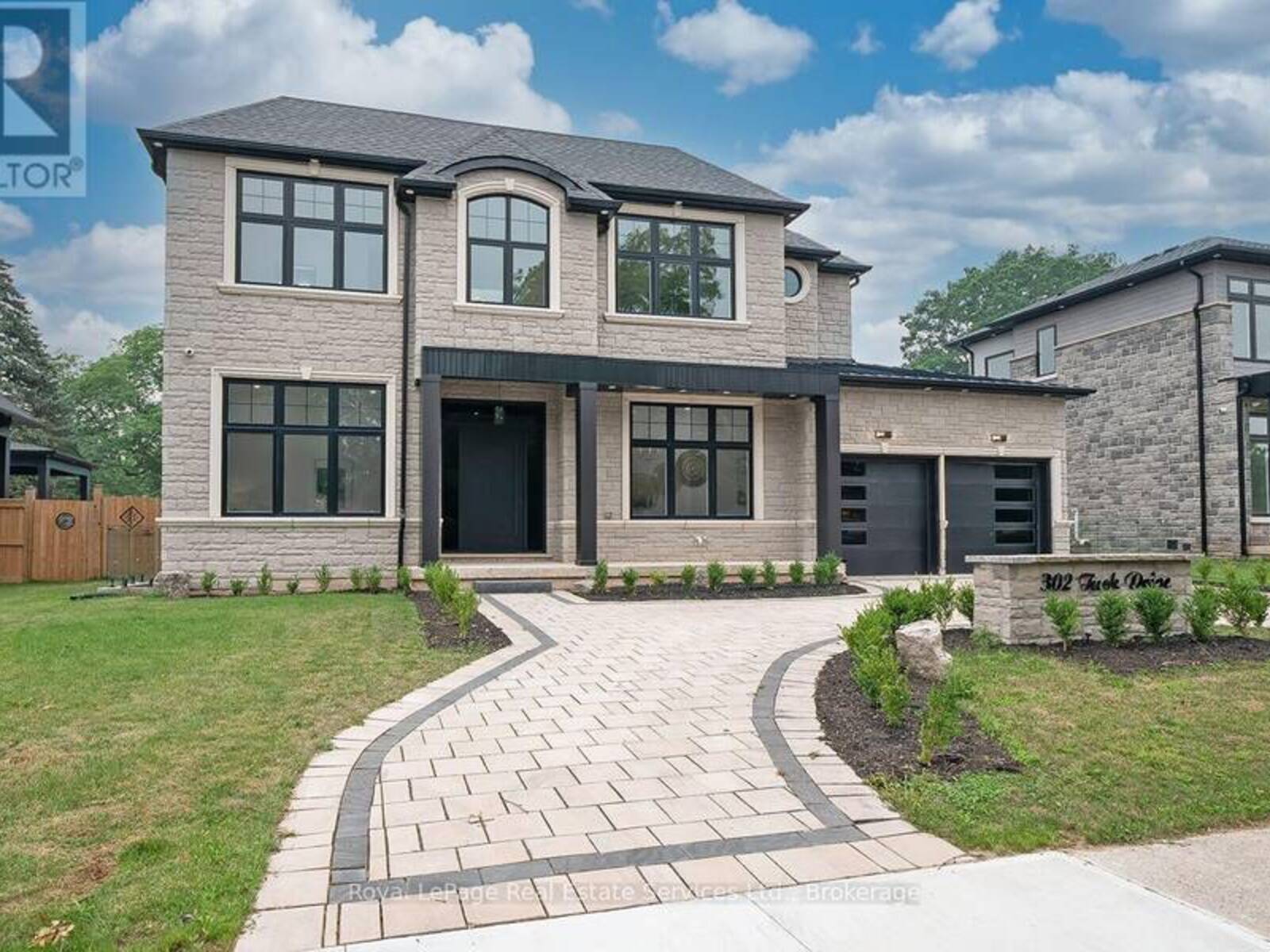 302 TUCK DRIVE, Burlington, Ontario L7L 2R1