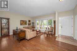 285 SURREY DRIVE | Oakville Ontario | Slide Image Six