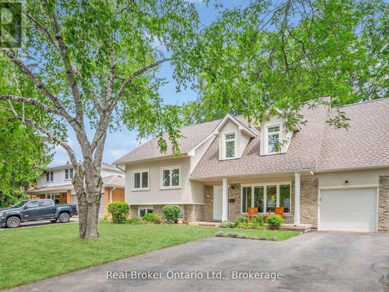 285 SURREY DRIVE, Oakville, Ontario L6L 3T6