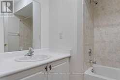 8 JIM BAIRD MEWS | Toronto Ontario | Slide Image Thirteen