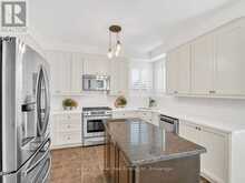 2380 GLADACRES LANE | Oakville Ontario | Slide Image Eighteen
