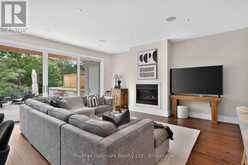 14 - 10 MAPLE GROVE DRIVE | Oakville Ontario | Slide Image Eighteen