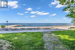 14 - 10 MAPLE GROVE DRIVE | Oakville Ontario | Slide Image Three