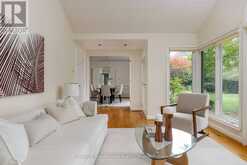 174 CLAXTON DRIVE | Oakville Ontario | Slide Image Thirteen