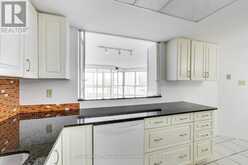 611 - 5 WELDRICK ROAD W | Richmond Hill Ontario | Slide Image Twelve