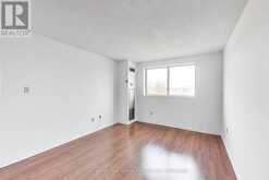 611 - 5 WELDRICK ROAD W | Richmond Hill Ontario | Slide Image Sixteen