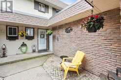 7 - 4230 MEADOWVALE DRIVE | Niagara Falls Ontario | Slide Image Three