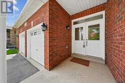 2350 VALLEYRIDGE DRIVE | Oakville Ontario | Slide Image Two