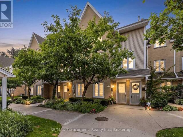 218 - 2110 CLEAVER AVENUE Burlington Ontario, L7M 3Z3 - 2 Bedrooms Condo For Sale