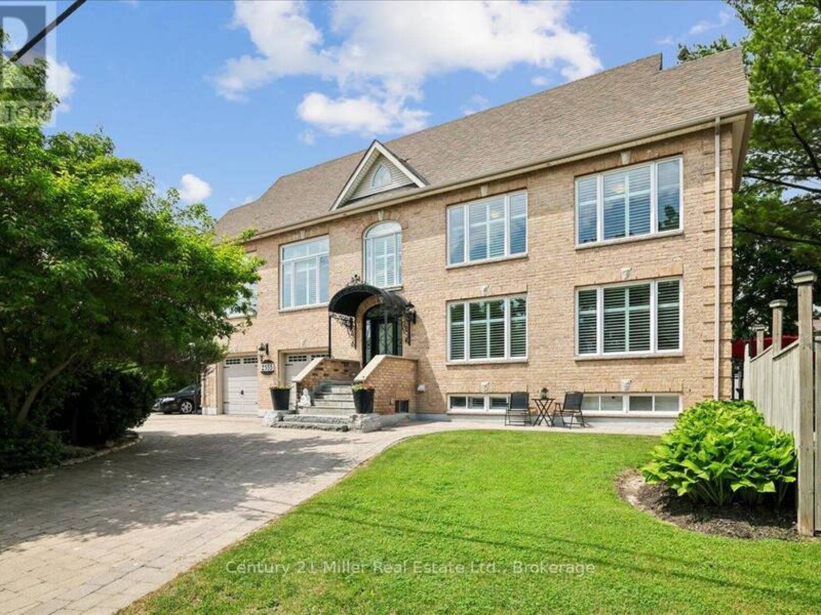 2355 OLD CARRIAGE ROAD, Mississauga, Ontario L5C 1Y6