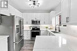 140 LAURENDALE AVENUE | Georgina Ontario | Slide Image Fifteen