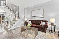 140 LAURENDALE AVENUE | Georgina Ontario | Slide Image Six
