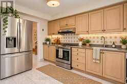 2454 WOKING CRESCENT | Mississauga Ontario | Slide Image Nineteen