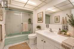 2454 WOKING CRESCENT | Mississauga Ontario | Slide Image Thirty