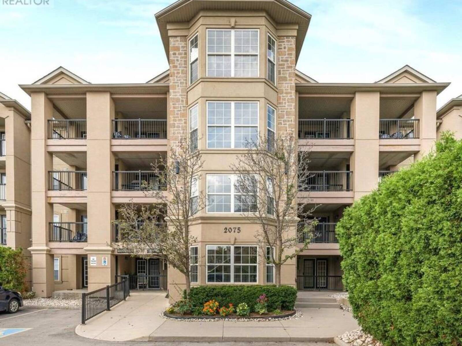 102 - 2075 APPLEBY LINE, Burlington, Ontario L7L 7H3