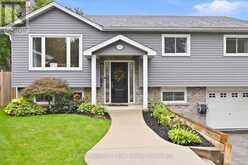2372 CAYUGA COURT | Burlington Ontario | Slide Image Four