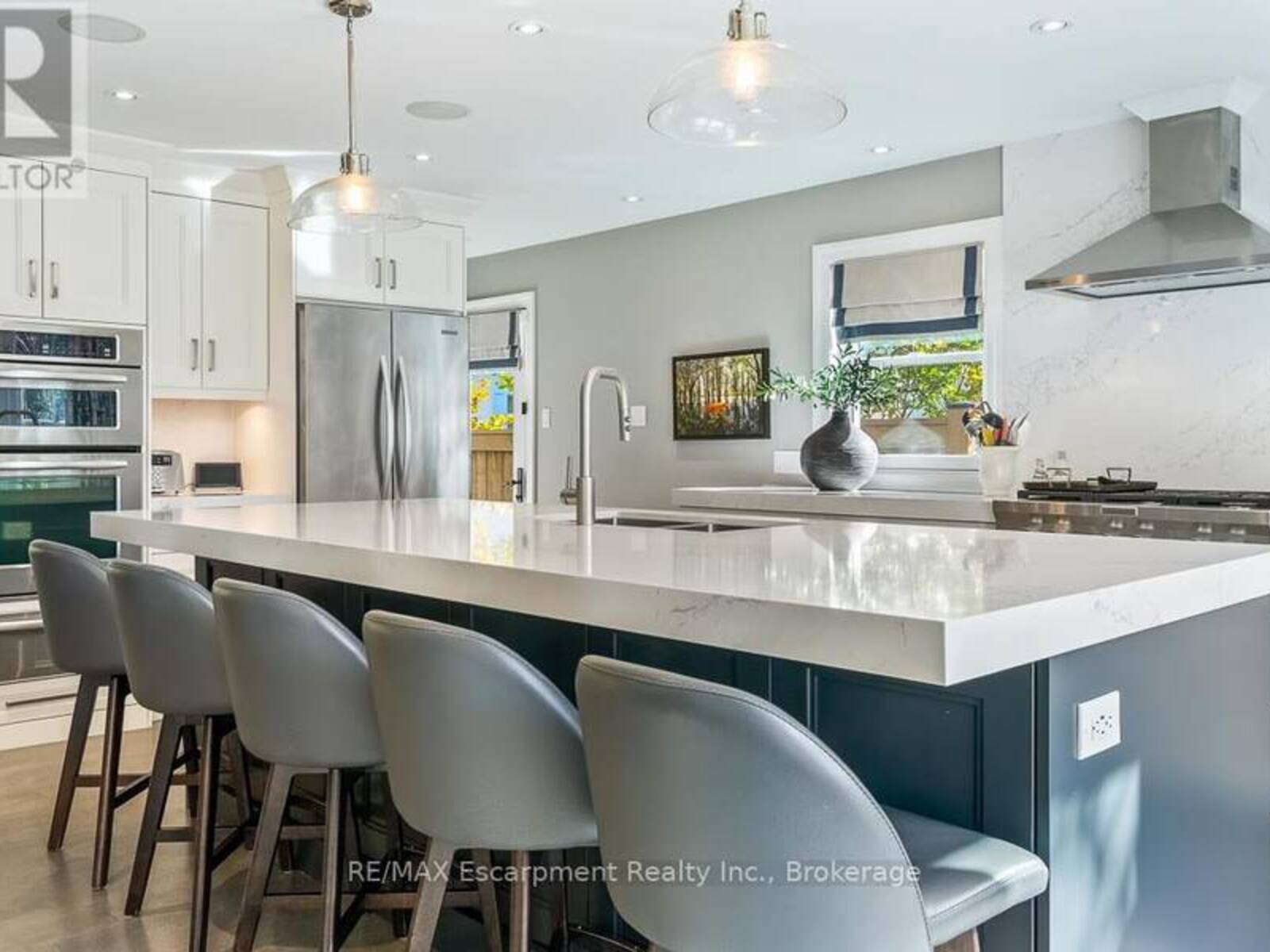278 CAROLYN DRIVE, Oakville, Ontario L6K 3M6