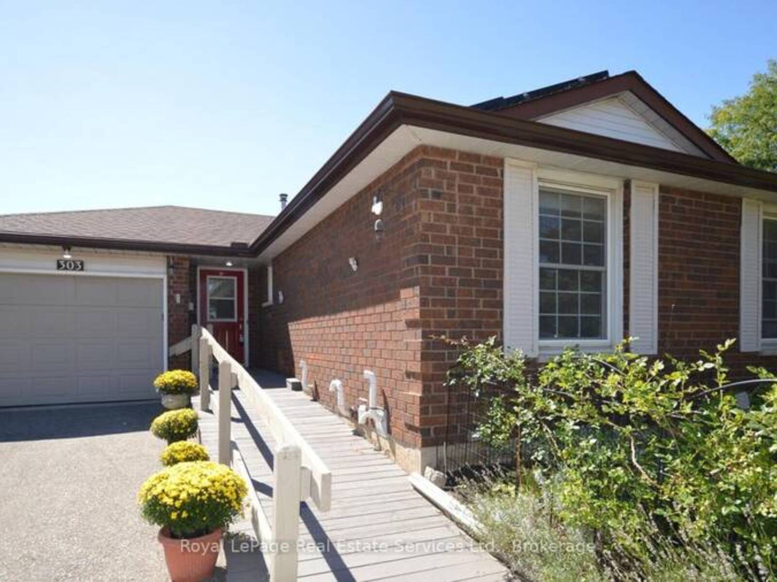 303 GRAND RIDGE DRIVE, Cambridge, Ontario N1S 4W9
