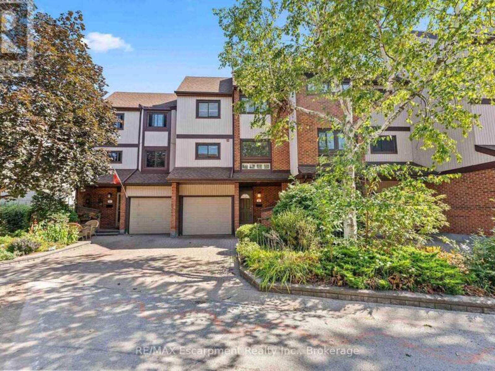 18 - 1060 WALDEN CIRCLE, Mississauga, Ontario L5J 4J9