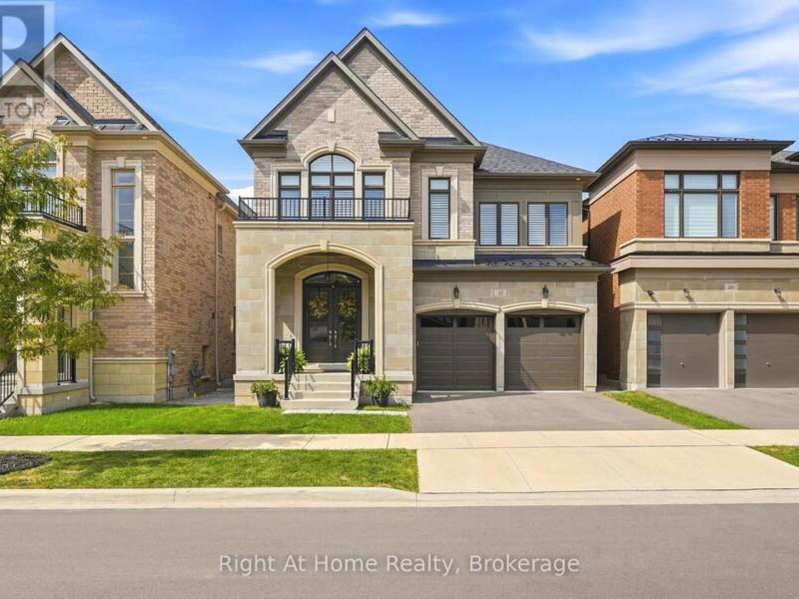 45 BOULTON TRAIL, Oakville, Ontario L6H 0Z9