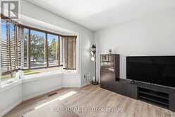14 HEDGE LAWN DRIVE | Grimsby Ontario | Slide Image Eleven