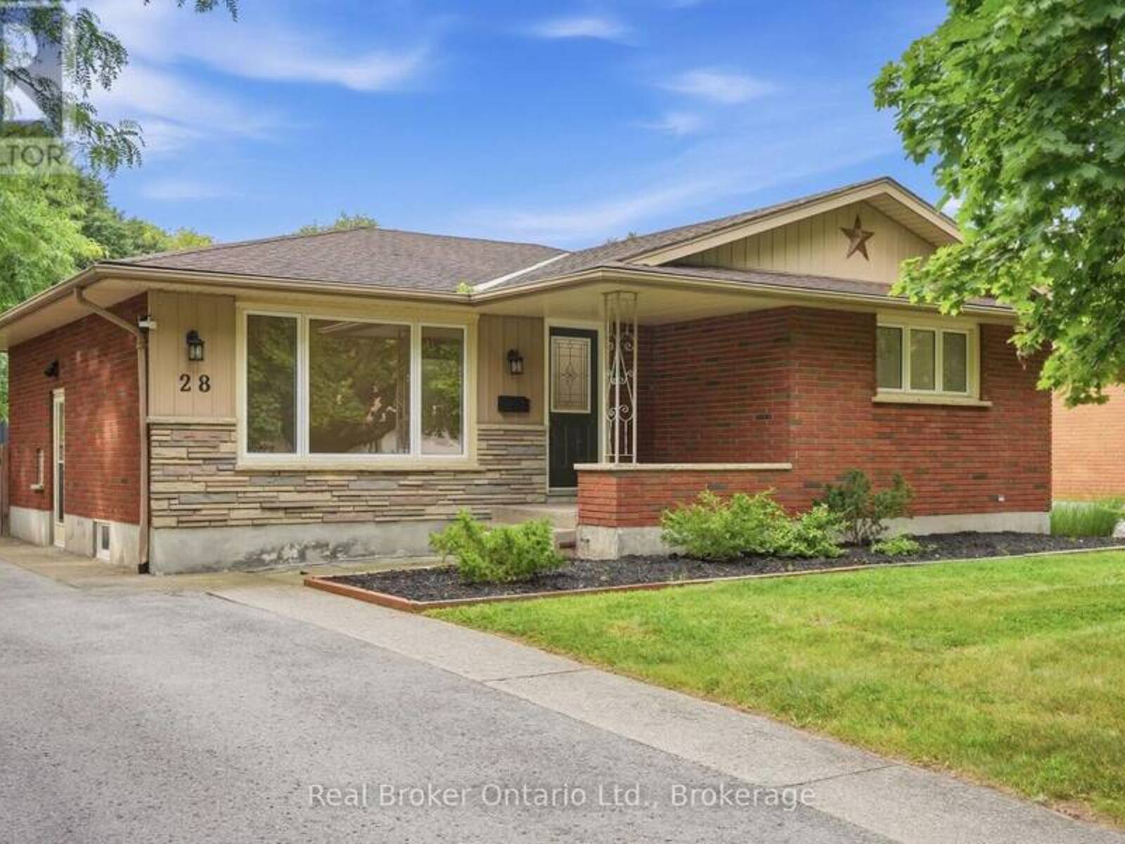 28 BRENTWOOD DRIVE, St. Catharines, Ontario L2M 4M2