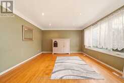 354 EAST 37TH STREET | Hamilton Ontario | Slide Image Ten